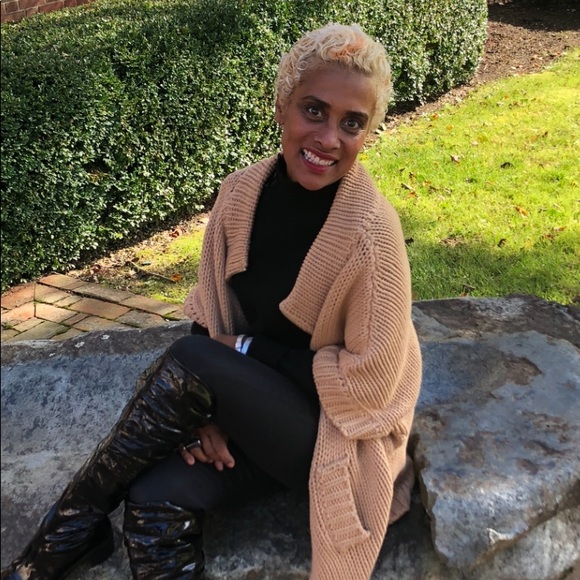 Meet your Posher, Raphaelle - Picture 2 of 2